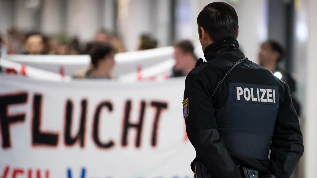 31eade781c90abe6d67a134eca66c7f5