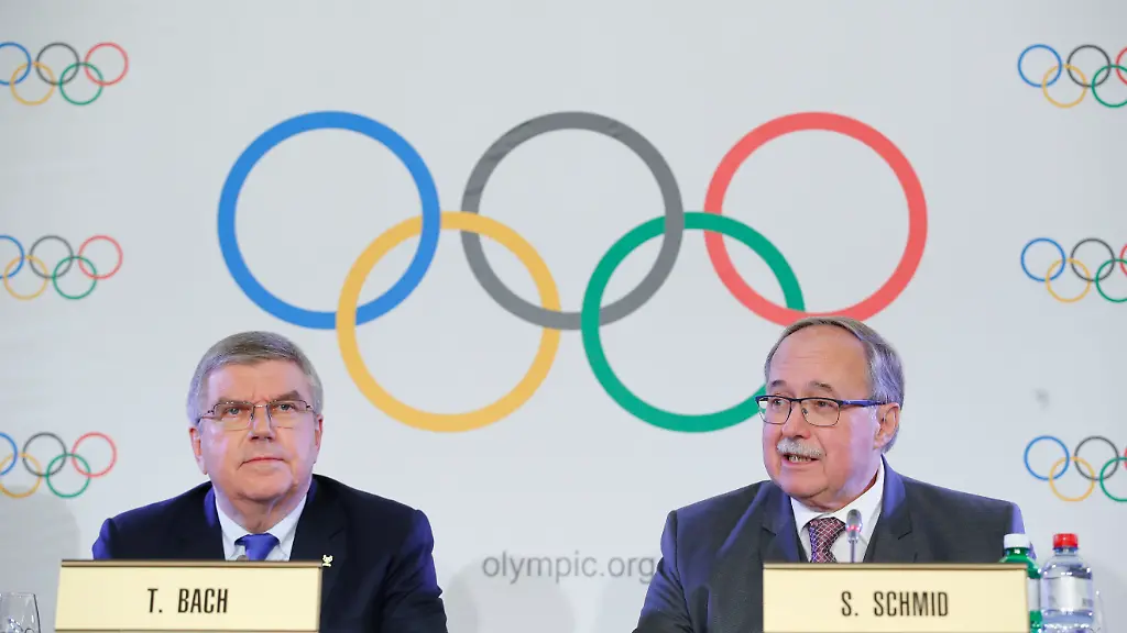 4cd15efed04bd2d4ad2e4cc5af53589b