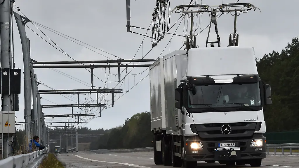 404fff3d1816aef33a94f14d570d547b