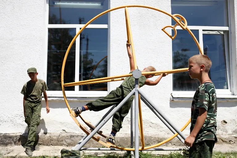 f74bdb10d64d2a40aef5932f878a64eb