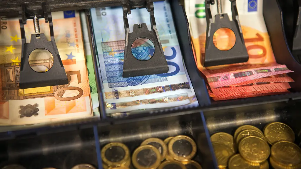 4ab6d0cf576fd1fb0e2ae52be77c9795