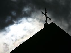 Kann das Sünde sein?: EuGH: Kirchenaustritt allein ist kein Grund für Kündigung