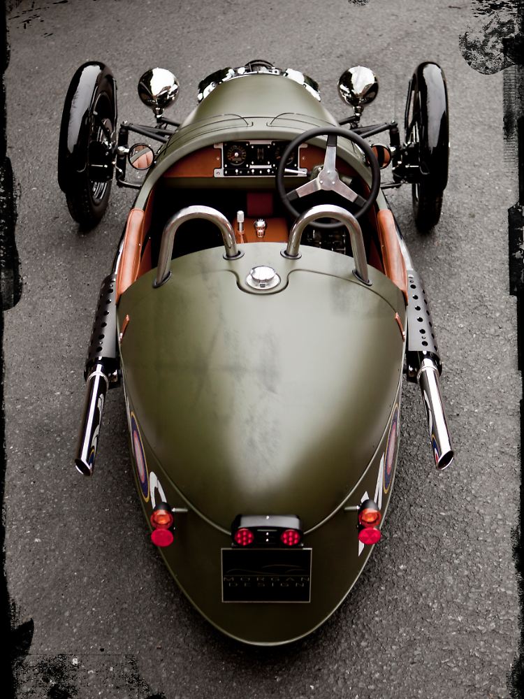 Der Name ist Programm: Morgans Threewheeler ist eine Mischung aus Dreirad und Motorrad. Angetrieben wird er von einem Harley-Davidson-Motor, der 85 kW/115 PS leistet und 185 km/h ermöglicht.