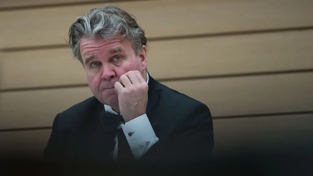 9b3e3d3e4d1071f3a8d97f59caa1d1ed