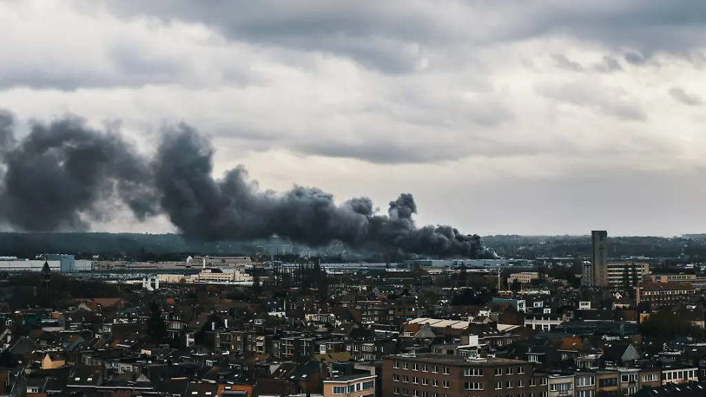 988631686842f2966449e0df579a5c4f