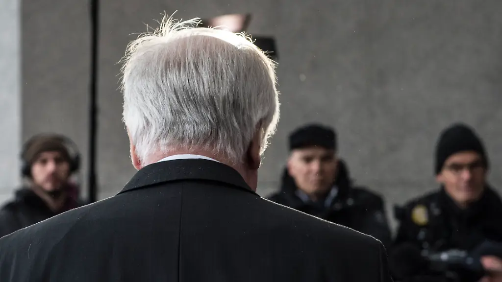 2ec46e8d98fd3117aaf2cfedc8cd8806