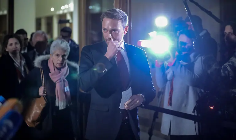 4a1c930ae376f3464070322e5843faa1