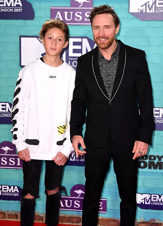 0aaeef73395283c7371d0a61178611f1