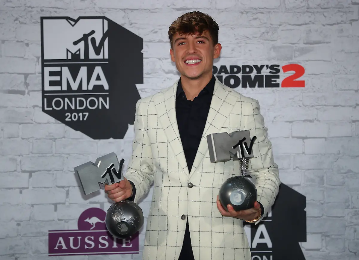 1e55e86f114bf7f3d41cdfb27e8255f2