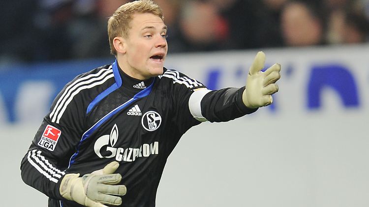 Noch nie ist in Deutschland so um einen Torwart gerungen worden wie um Manuel Neuer.