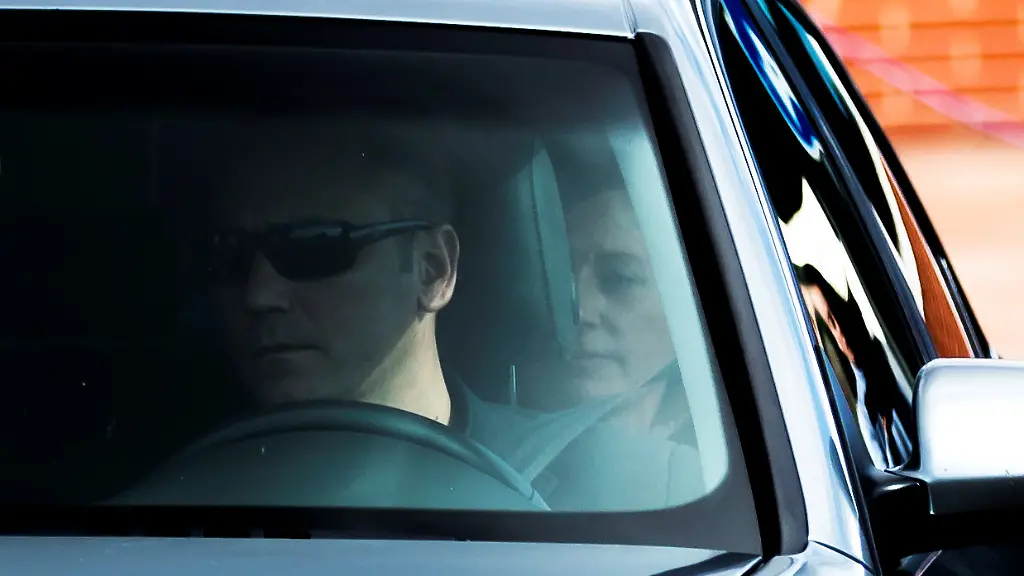 b65c40cc7b7dc315f56e4bdfd5d4925b