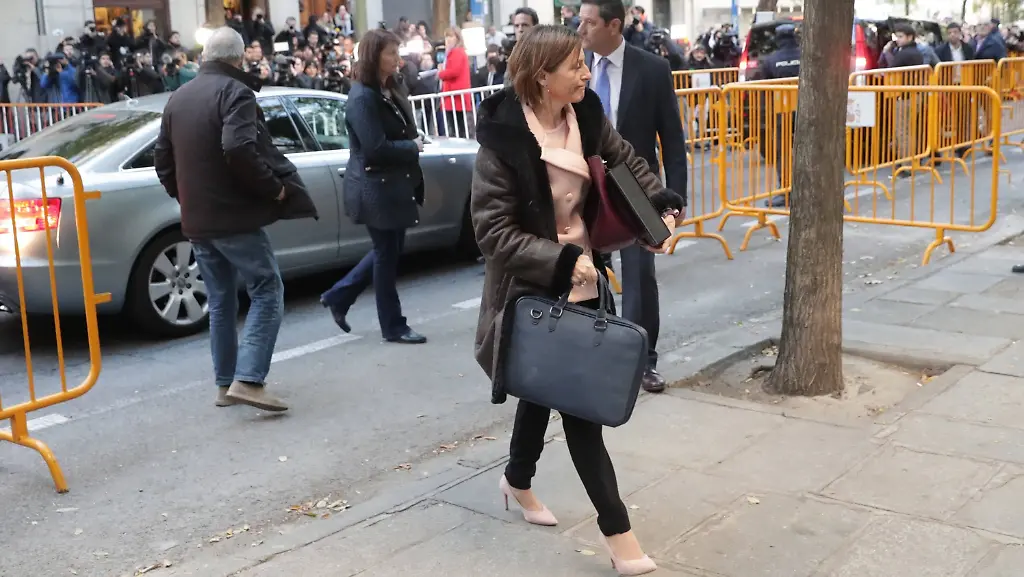 8dc3e06b631bb73ed92d8ca2d741545a