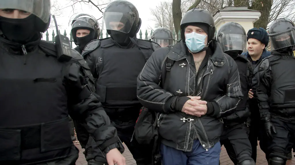 124a6b8b21b7edf8e9d3d43dfc683393