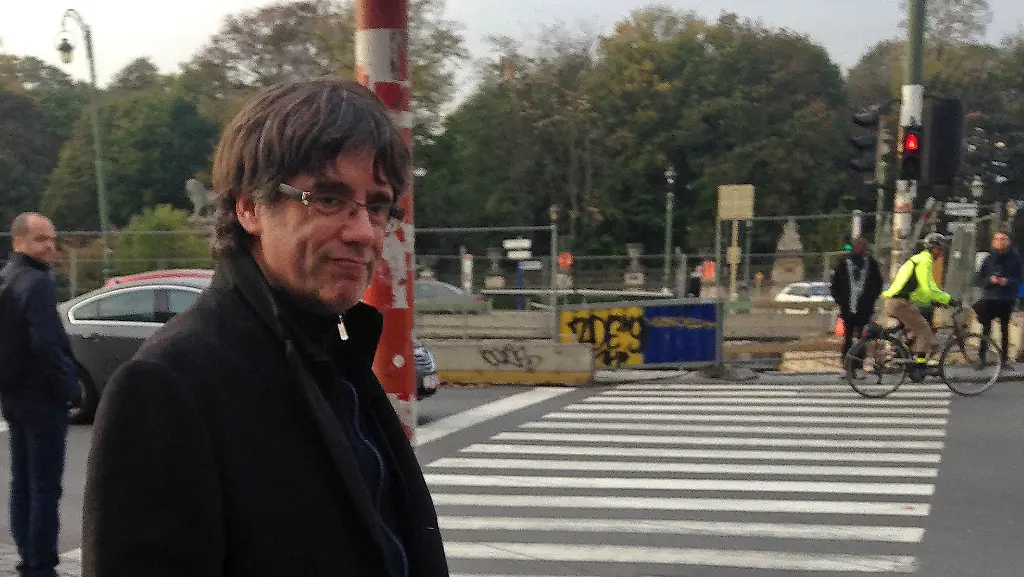 7714d1b3926a6a0279902c7eaa286689