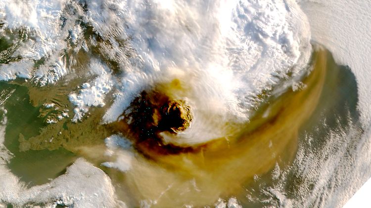 Mit den Augen der Nasa: Die Schmauchspuren des Grimsvötn aus dem All.