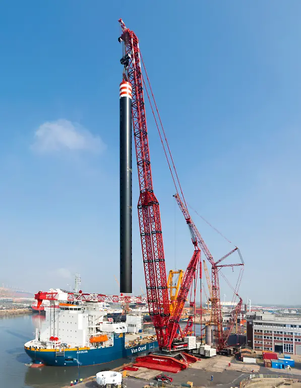 LR13000-Mammoet-Motiv1-HF-20x30-Presse