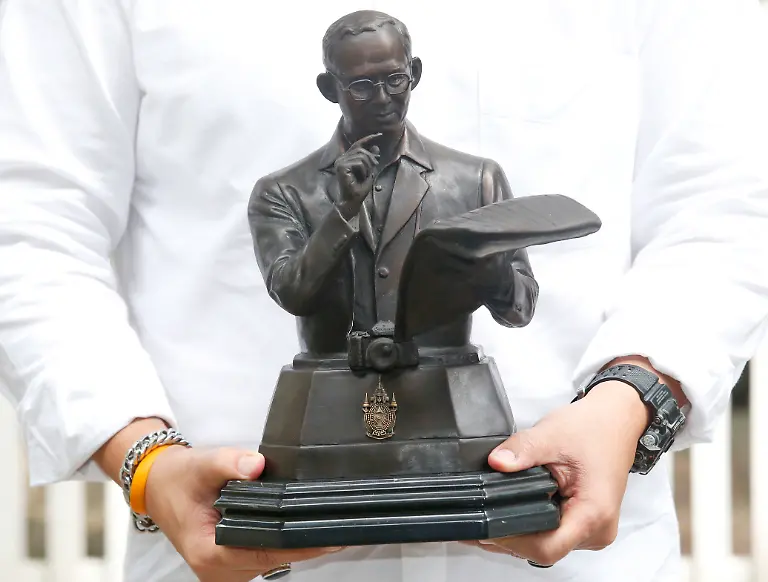 ea0b6c57f63bd2d8e897413d88c8f6d4