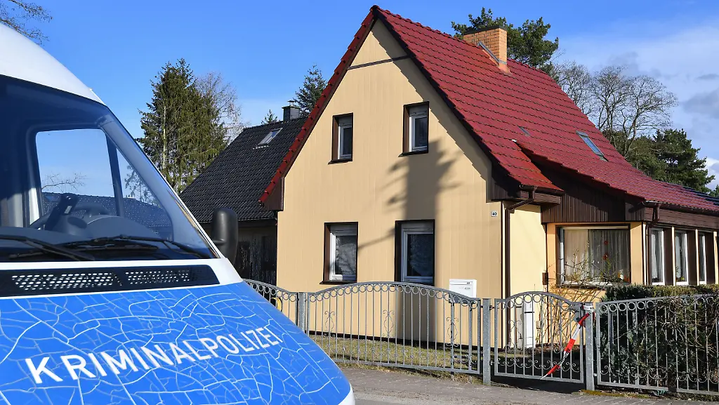 b770016335e668a9321608b3aa913a82