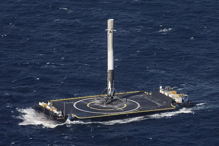 1280px-CRS-8-26239020092