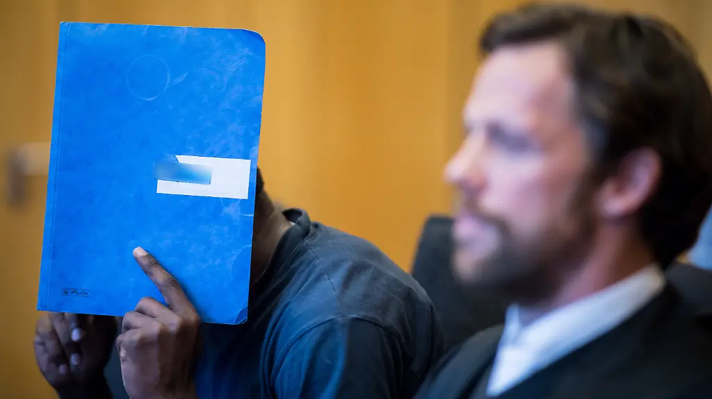 0f370d7e995518fe167174e726ccd96f