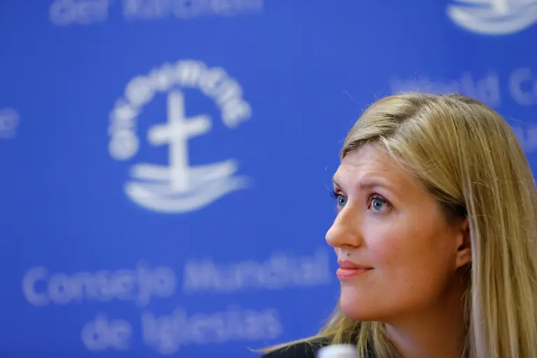 c858e9729606a623608d06468ee12649