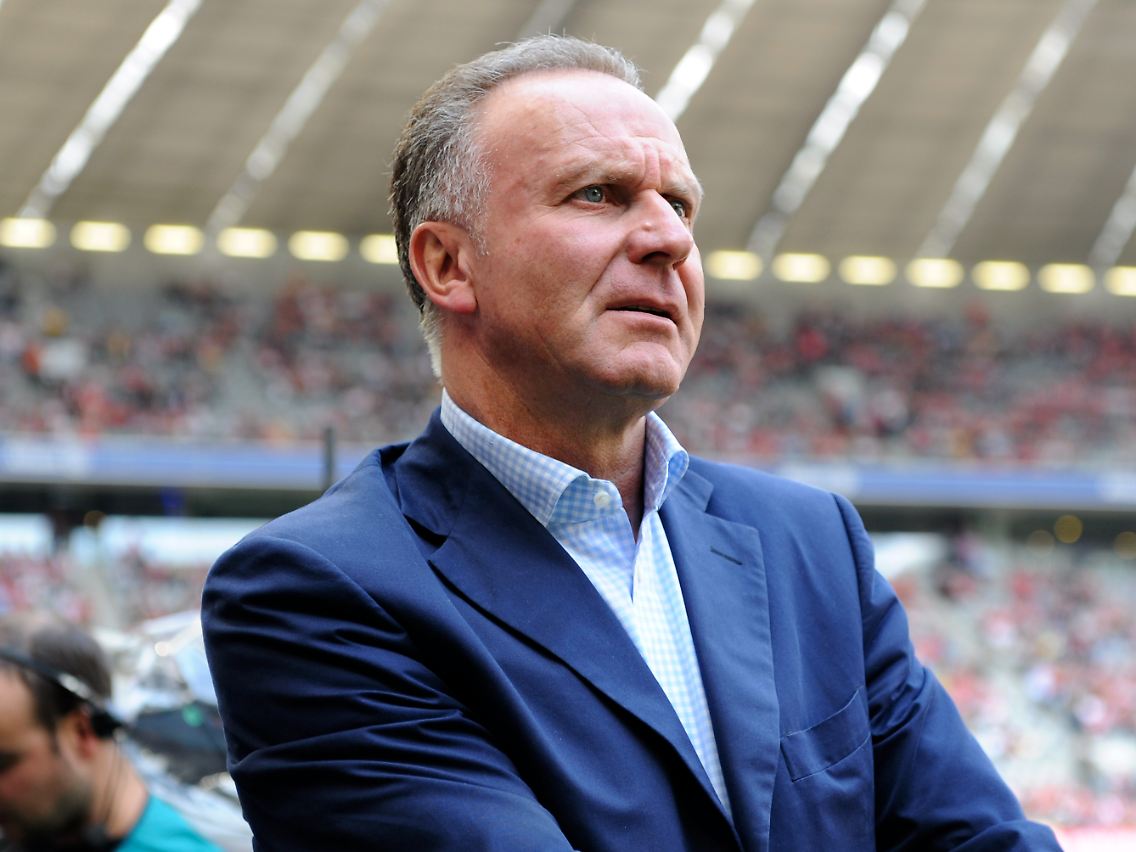 Karl-Heinz Rummenigge sendet eine klare Botschaft in Richtung Gelsenkirchen.