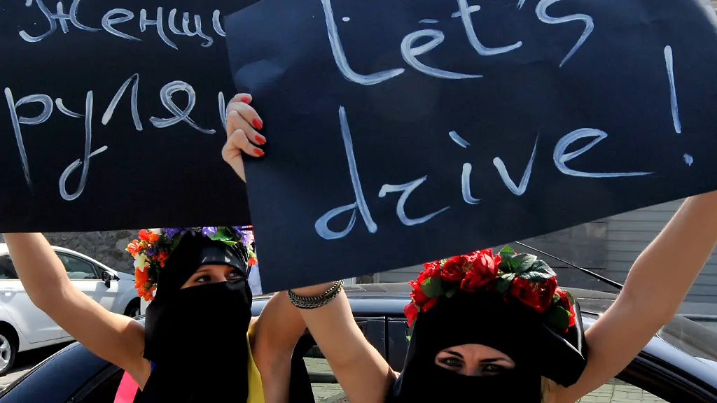 35fe6d556b93d393fa5106b93806cead