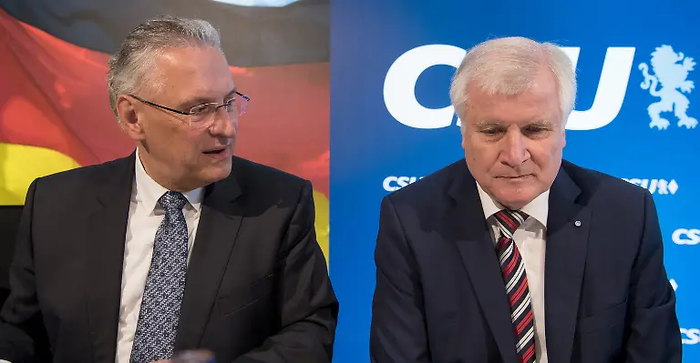 9cb081e7e5b1c8ff65a2ee2ec8514089