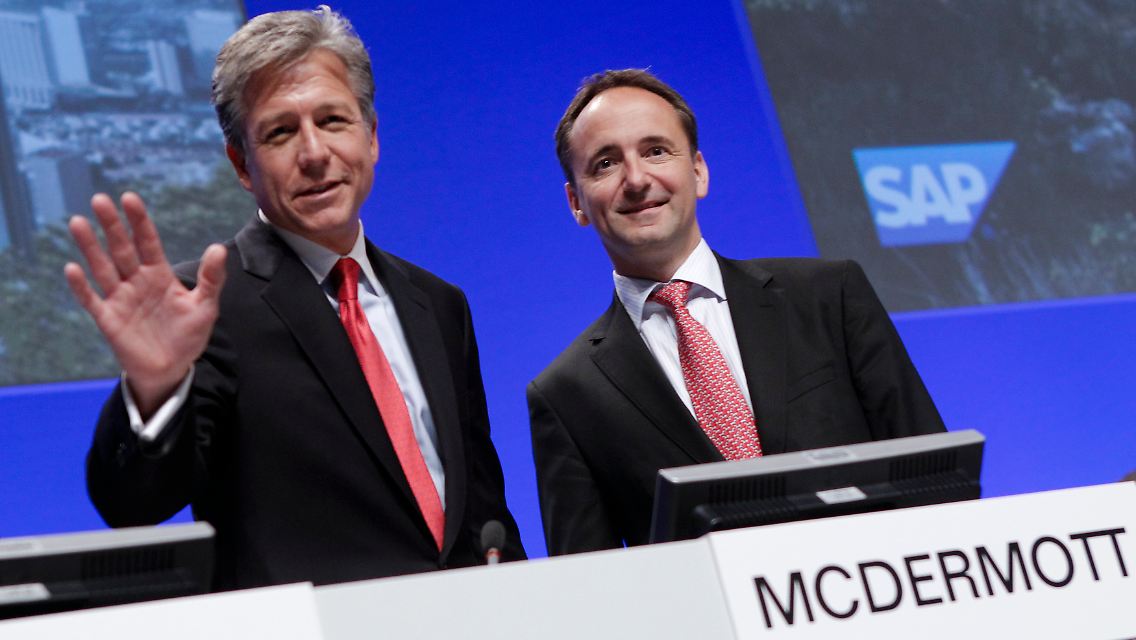 Vorstandssprecher Jim Hagemann (l.) und Bill McDermott (r.): Ihre Präsentation erzürnte die SAP-Aktionäre.