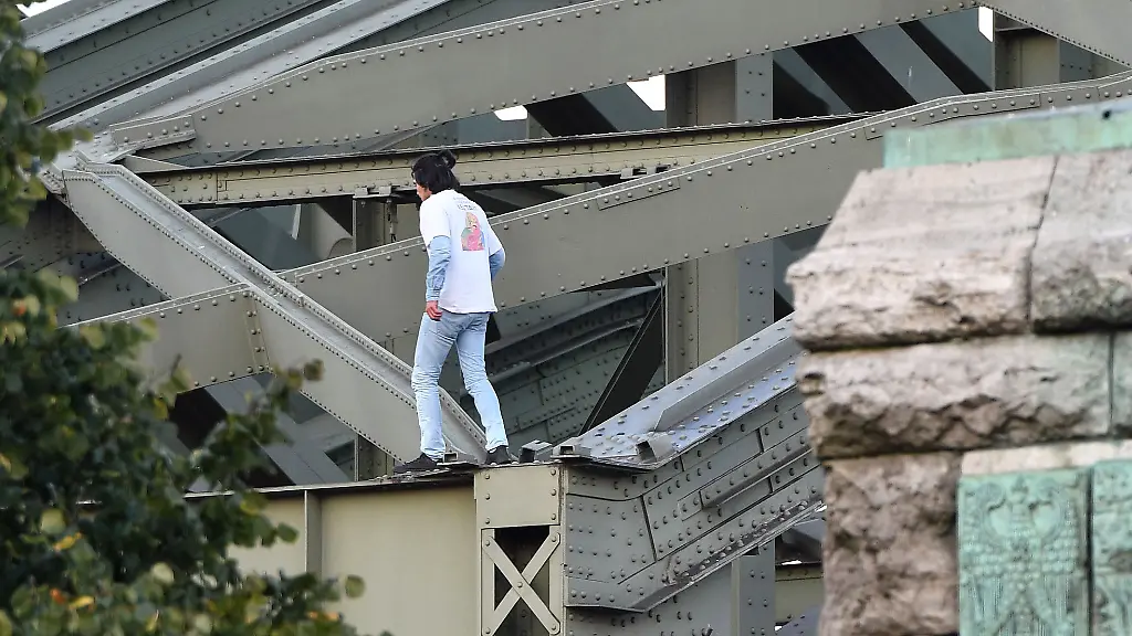 28250f3cd78319864d517f13e21d7e96