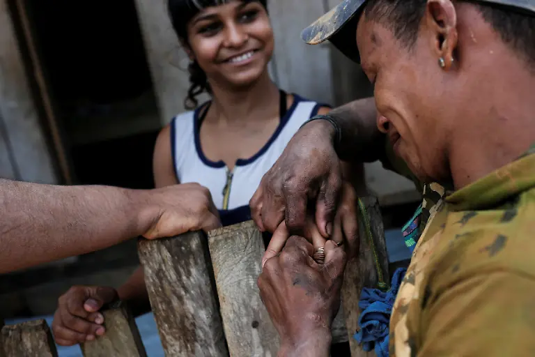 b575b0a7a7c6fa93c429c8936da9bceb