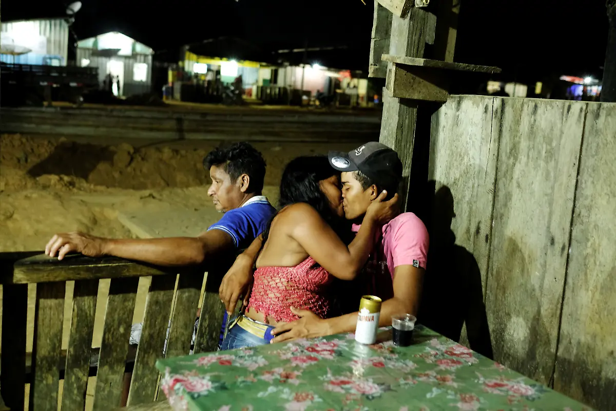 9a4b4f207da43df330e61c923915a997