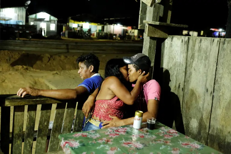 9a4b4f207da43df330e61c923915a997