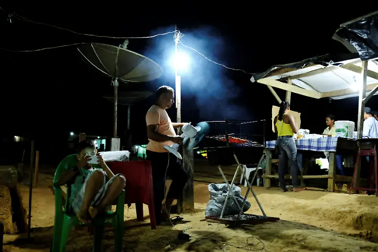 a27d1cfdc8f5079ddea9736d64eb6416