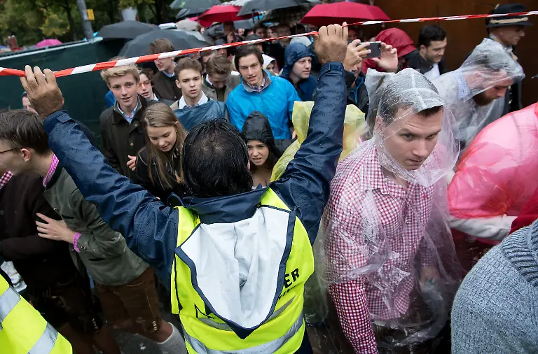 72b33c57ad6329282c081e59aaf243b4