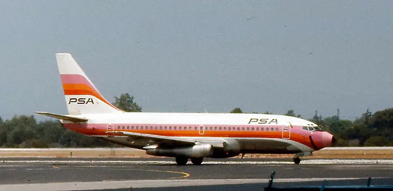 Pacific-Southwest-Airlines-B-737-N379PS-1