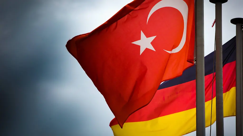 eb77a1f9fef14a224c5e81450be08ab7