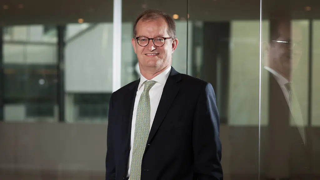 0b9fa378f841f4da3d2f7fcf7a4f3e64