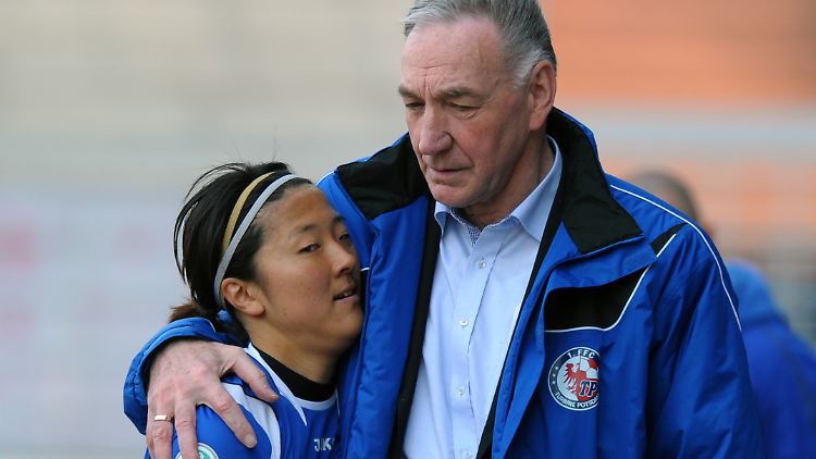 Potsdams Trainer Bernd Schröder nimmt beim Thema Silvia Neid kein Blatt vor den Mund.