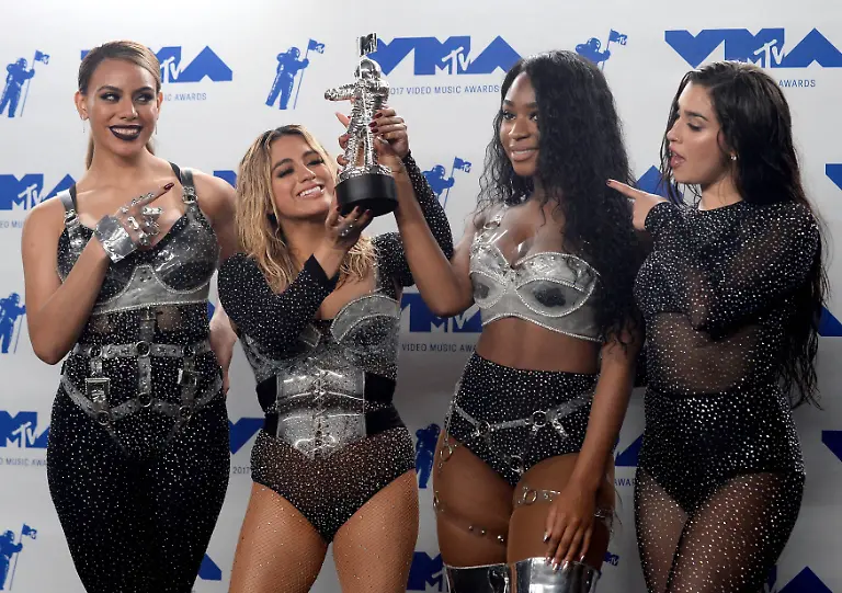 xxFifth-HarmonyAward