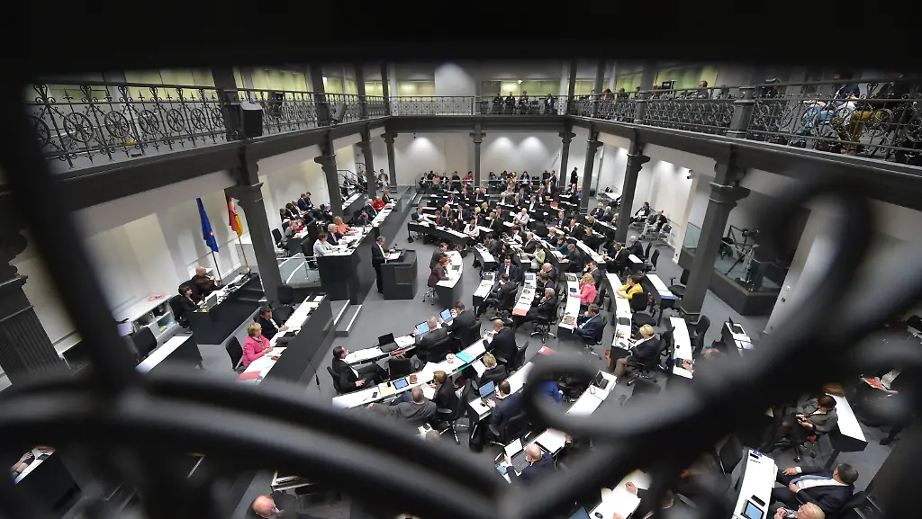 3c1594fcf742946d28899c5a3e1c99b6