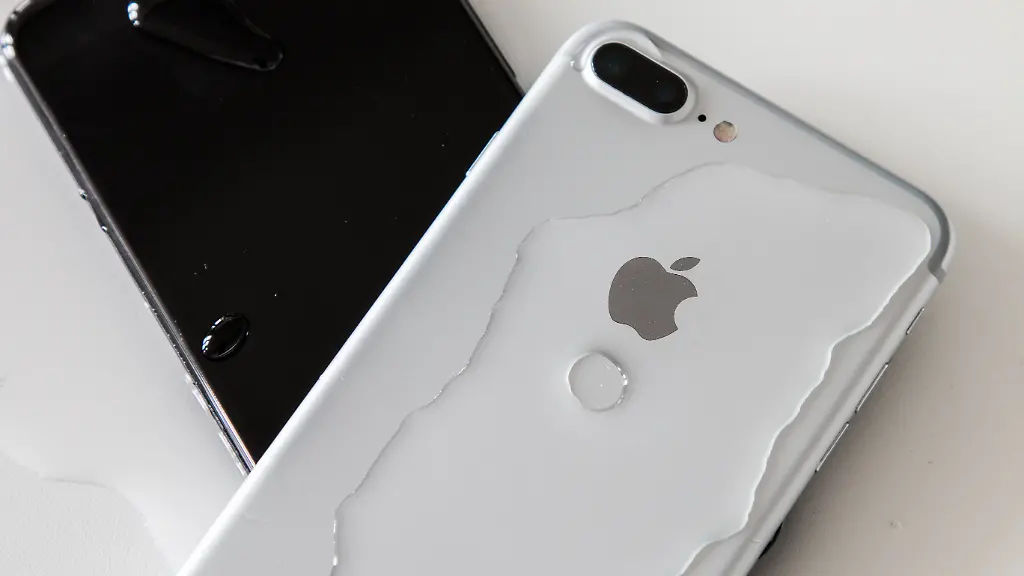 iPhone-7-Plus-Wasser