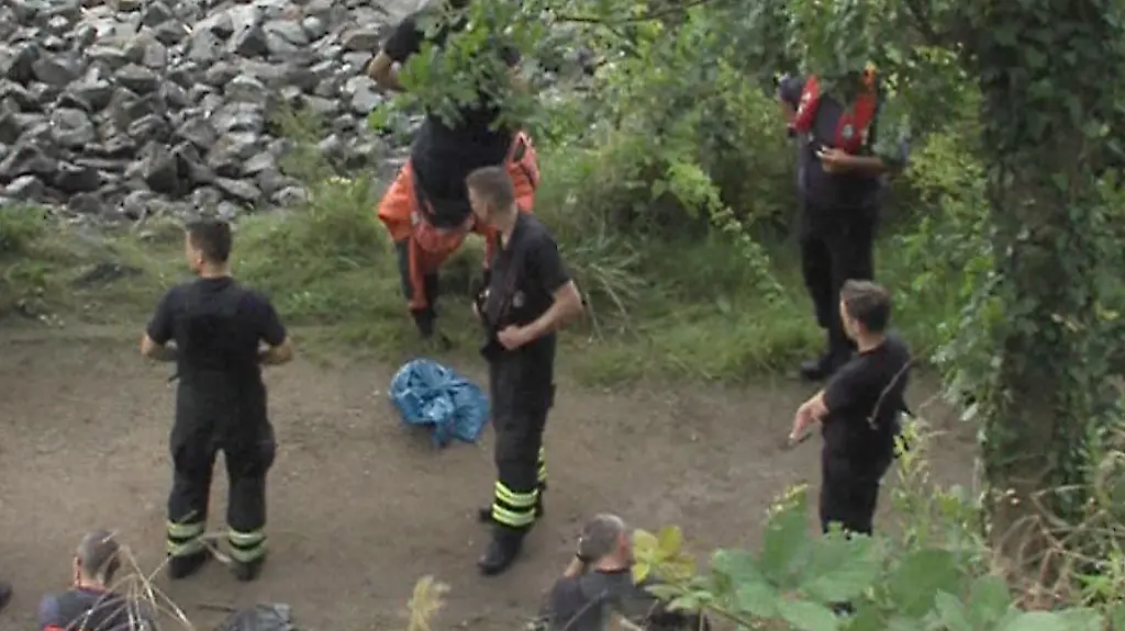 e5d15870918dfd7579b58e683a46bdc1