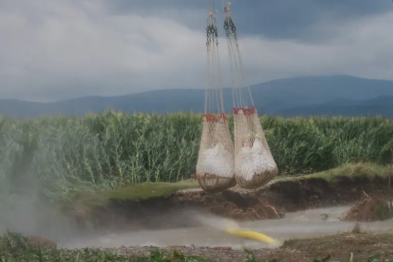 06c10ce3eea893aaaec61e6f98aaa8d4