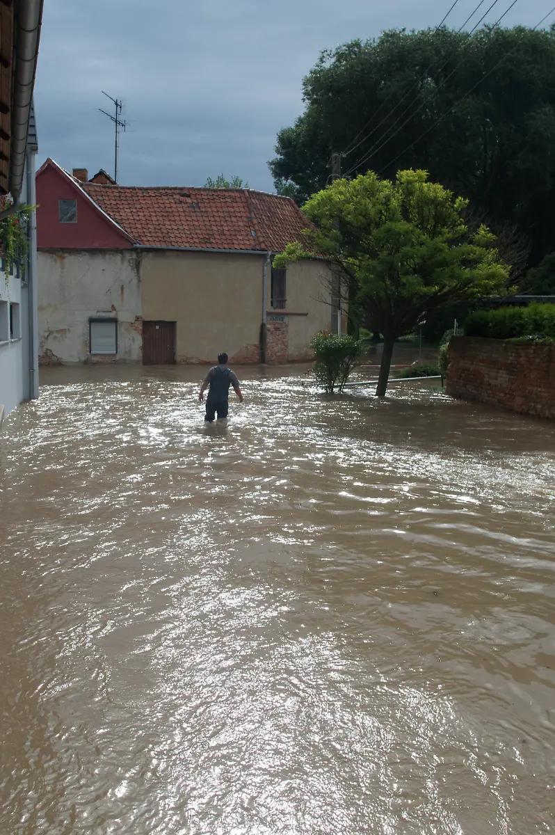 a7f40fb9e8ae818444e1a7ef6cdb102f