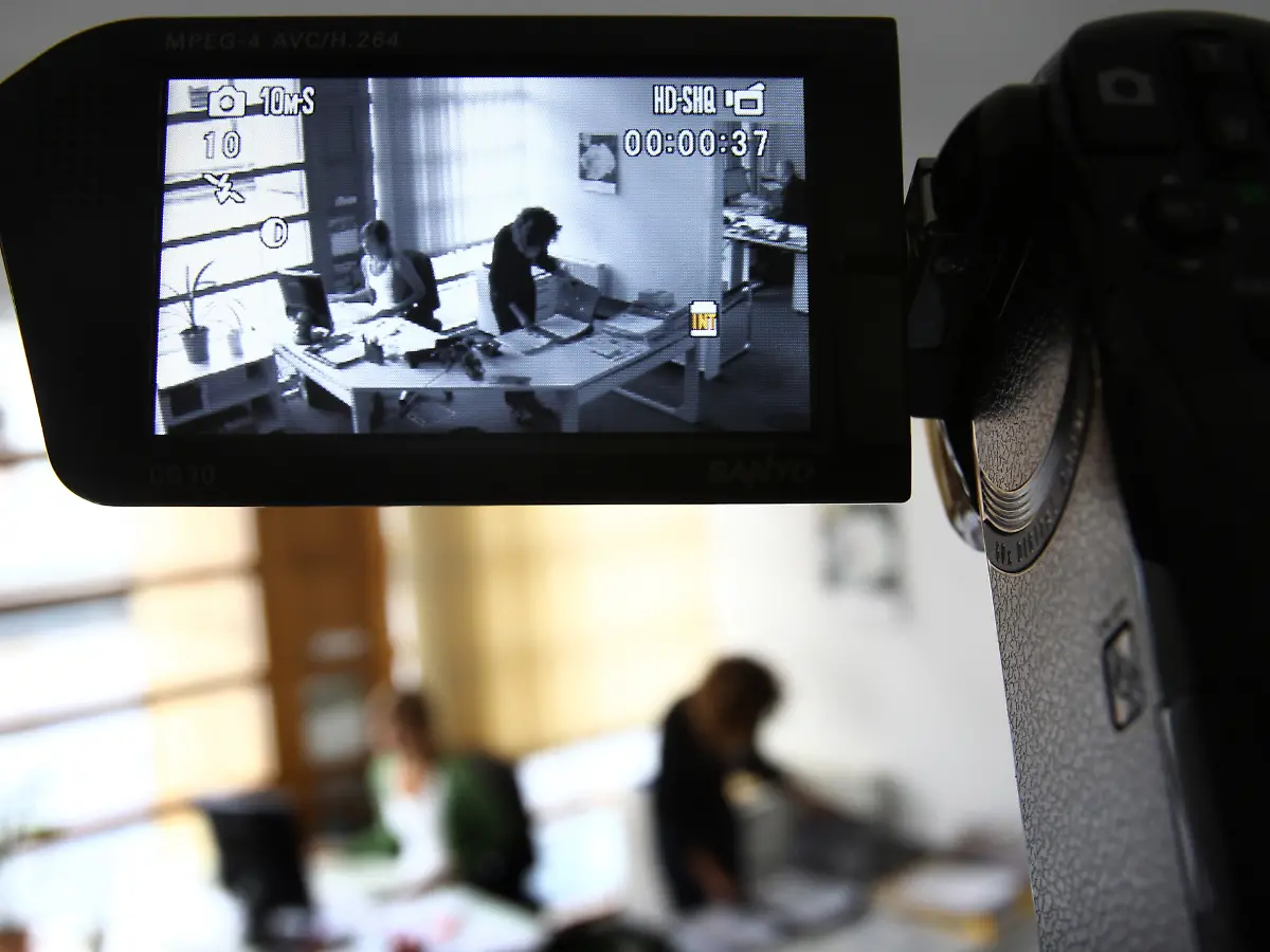 Fragen aus dem Arbeitsrecht : Mitarbeiterüberwachung: Was ist erlaubt, was nicht?