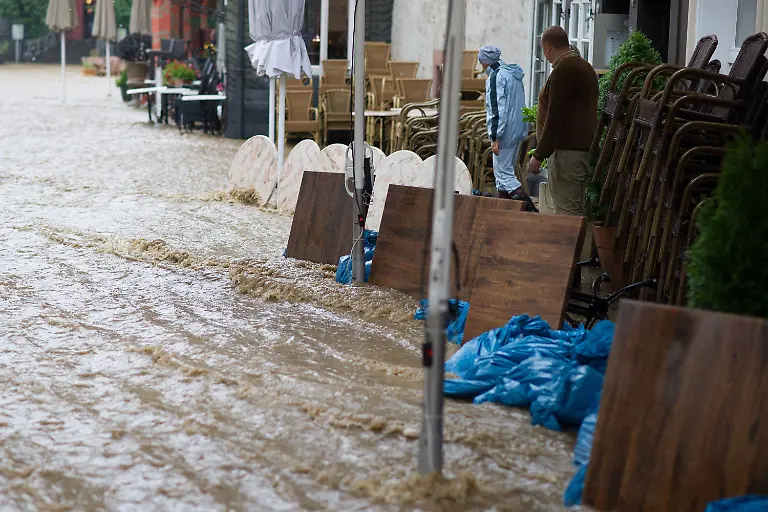 9932289ba9f64481a05aa4c2d4372ef1