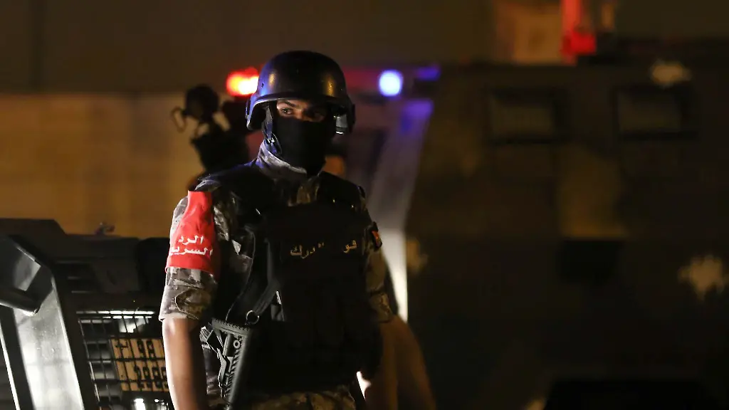 7040592f72faf7b0857d5fc530142334