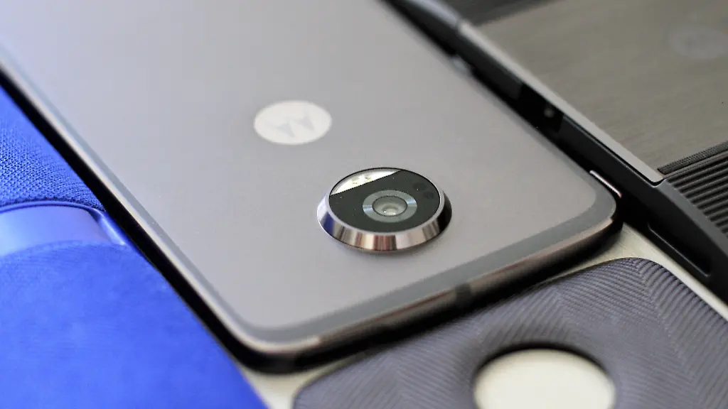 moto-z2-play-5