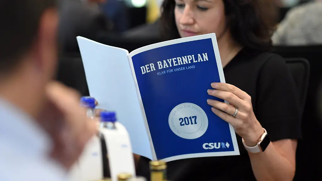 b566b33756ccc74b2cdd1869d624f526